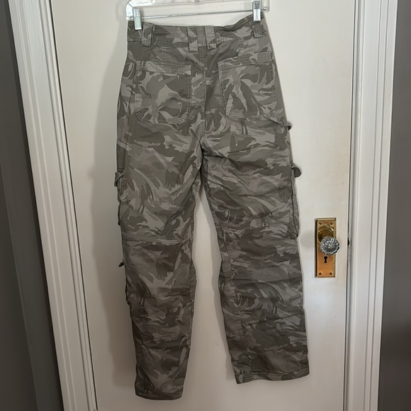 Abercrombie Camo Cargo Pants - Picture 3 of 4